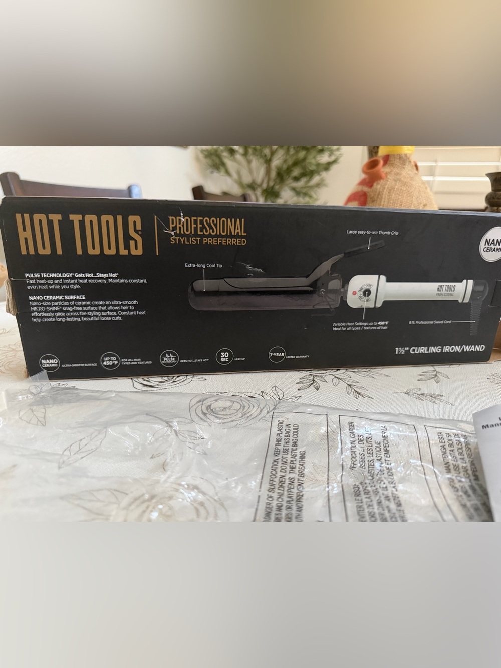 Hot Tools Professional Nano Ceramic 1-1/2" Curling Iron / Wand - Model HTBW46 - Picture 2 of 8